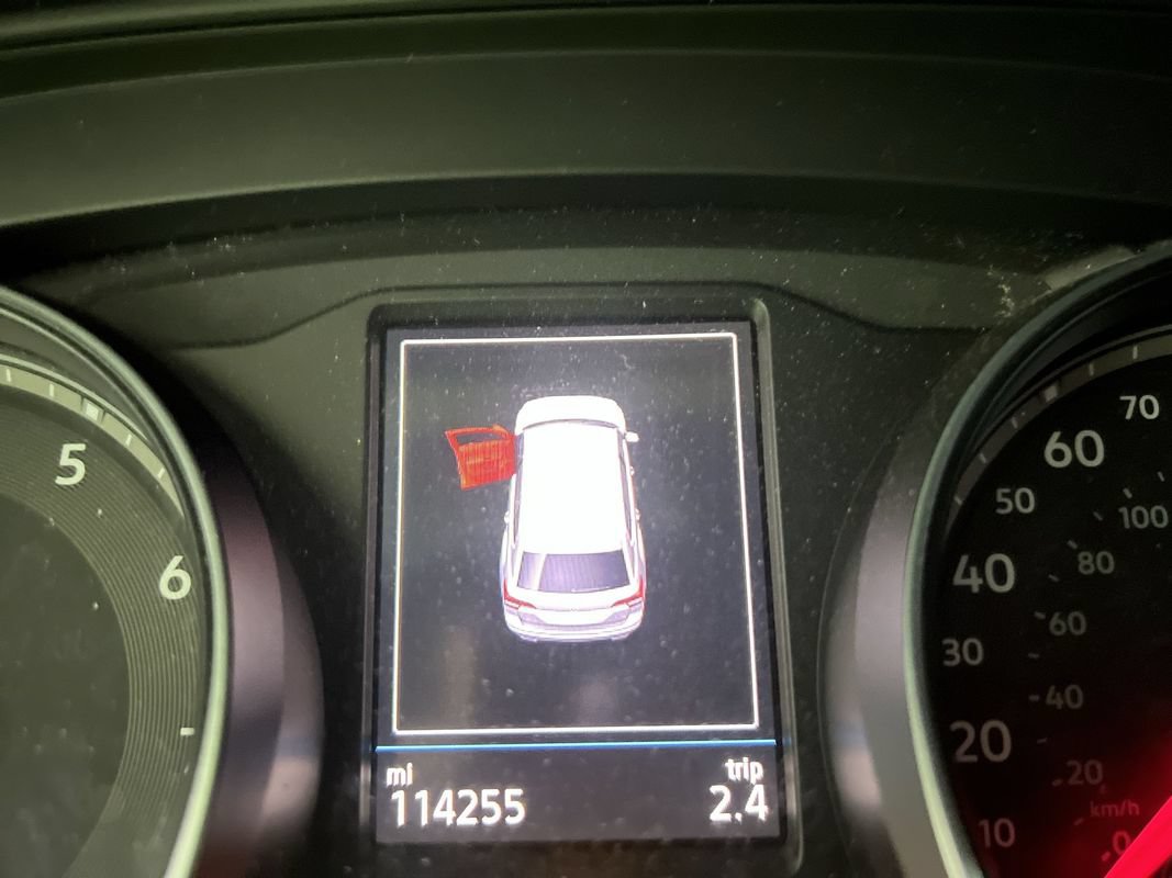 Used 2018 Volkswagen Atlas SE FWD image 19