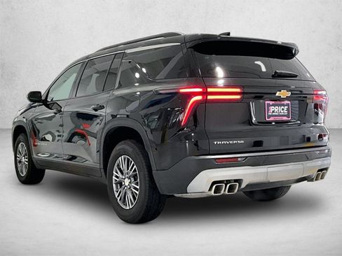 Used 2026 Chevrolet Traverse LT FWD image 13