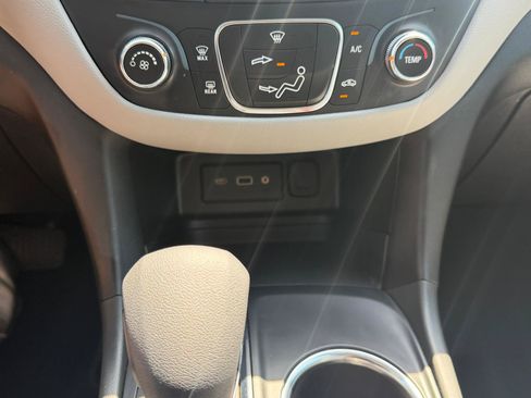Used 2023 Chevrolet Equinox LS w/ LS Convenience Package FWD image 15