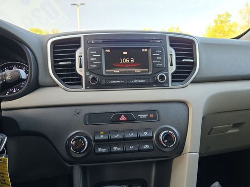 Used 2017 Kia Sportage LX w/ Option Group 012 image 9