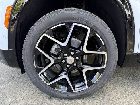 New 2026 Chevrolet Traverse High Country w/ LPO, Floor Liner Package FWD image 36
