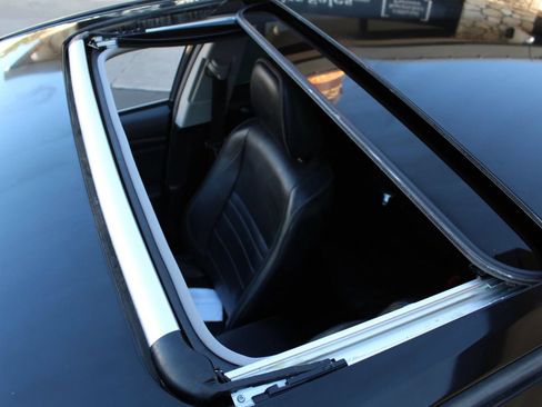 Used 2015 Toyota Camry XLE w/ Moonroof Package FWD image 29