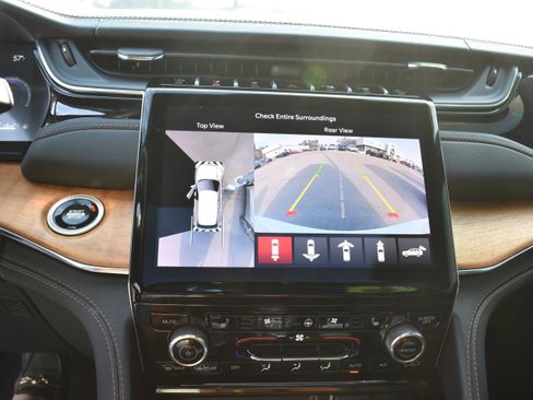 Used 2024 Jeep Grand Cherokee Summit image 19