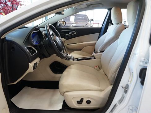 Used 2015 Chrysler 200 Limited w/ Convenience Group FWD image 23