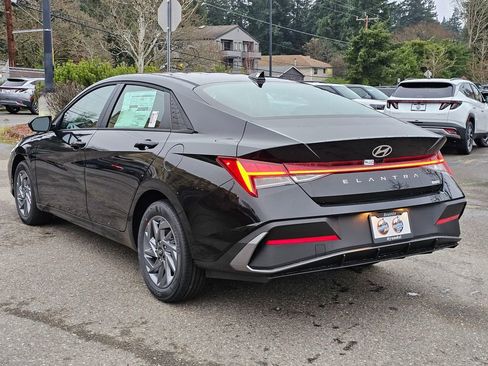 New 2026 Hyundai Elantra Blue image 5