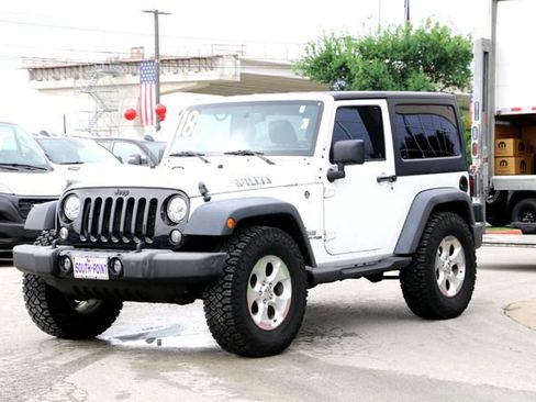 Used 2018 Jeep Wrangler Sport AWD/4WD image 6