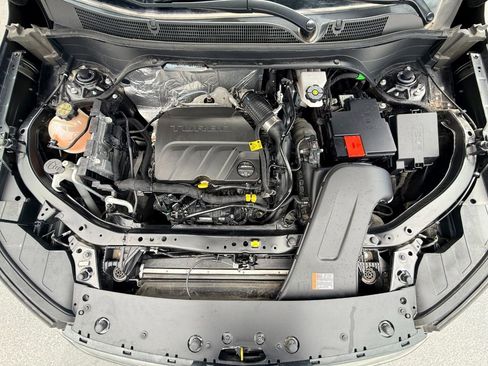 Used 2024 Chevrolet Trax RS w/ Sunroof Package image 3