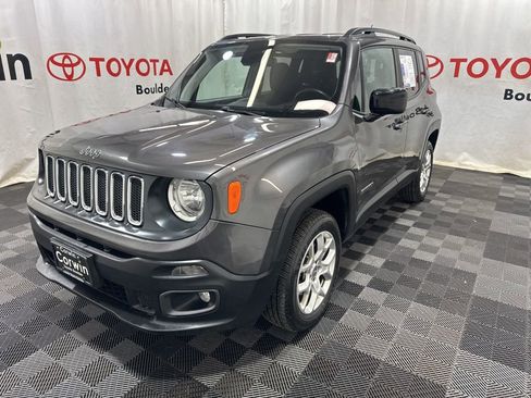 Used 2018 Jeep Renegade Latitude image 3