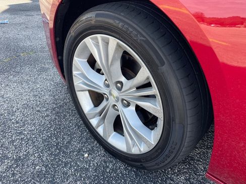 Used 2015 Chevrolet Impala LT FWD image 9