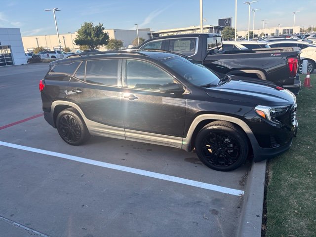 Used 2020 GMC Terrain SLE w/ Driver Convenience Package FWD image 2