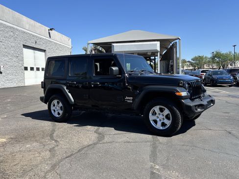 Used 2018 Jeep Wrangler Unlimited Sport S AWD/4WD image 31