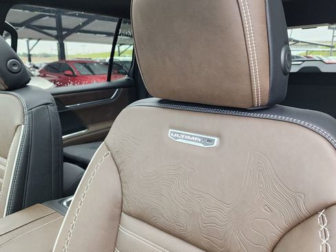 New 2026 GMC Acadia Denali Ultimate AWD/4WD image 18