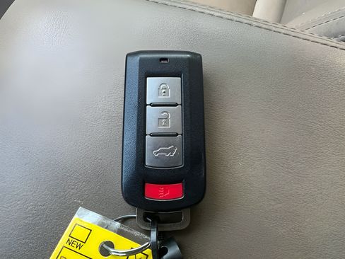 Used 2019 Mitsubishi Outlander SEL AWD/4WD image 34