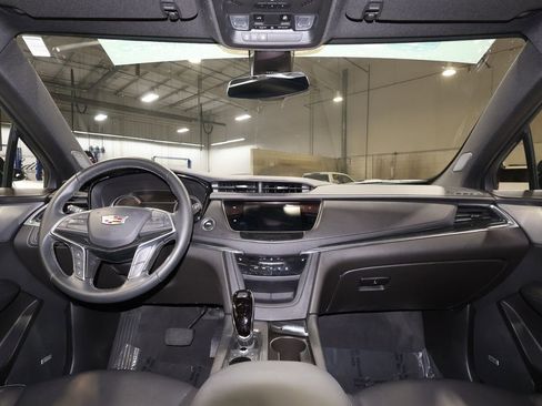 Certified 2025 Cadillac XT5 Premium Luxury image 29