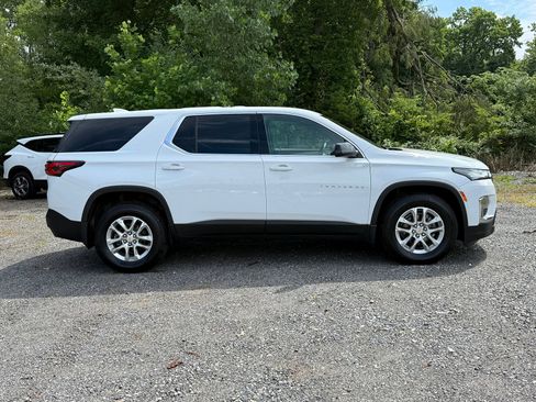 Certified 2022 Chevrolet Traverse LS w/ LPO, Floor Liner Package AWD/4WD image 7