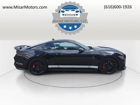 Used 2020 Ford Mustang Shelby GT500 w/ Technology Package RWD image 4