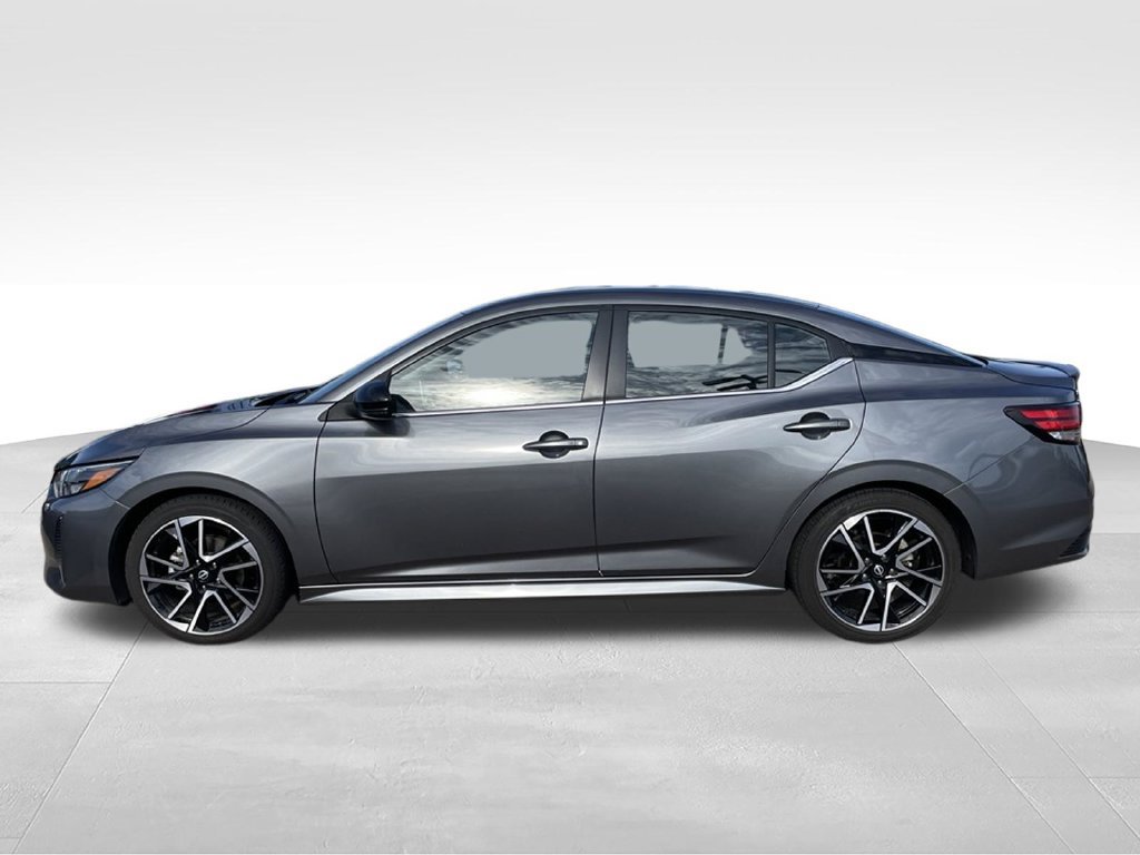 Used 2025 Nissan Sentra SR FWD image 23