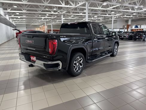 Used 2022 GMC Sierra 1500 SLT w/ SLT Premium Package AWD/4WD image 6