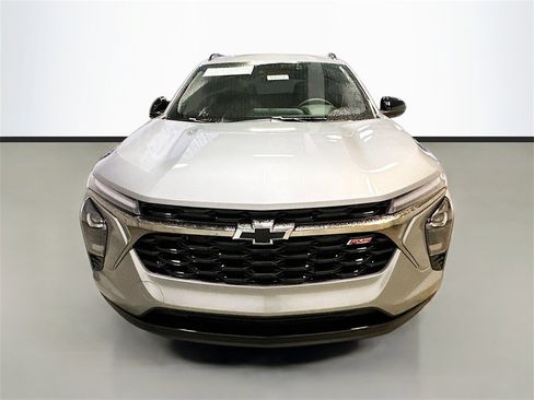 New 2026 Chevrolet Trax RS w/ Sunroof Package image 4