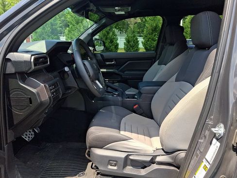 Certified 2025 Toyota Tacoma TRD Sport AWD/4WD image 13