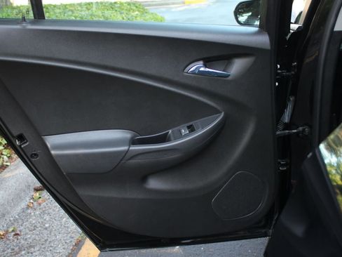 Used 2017 Chevrolet Volt Premier FWD image 22