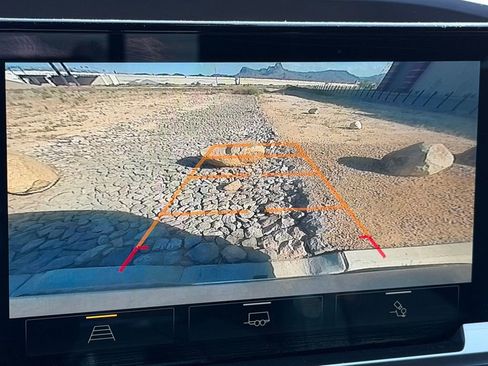 Used 2022 Chevrolet Silverado 1500 LT image 25