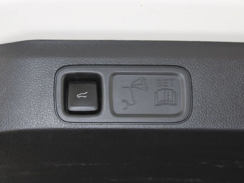 Used 2024 Lincoln Navigator L Reserve AWD/4WD image 12