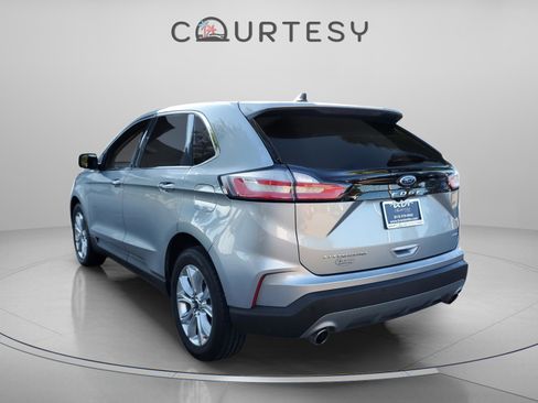 Used 2024 Ford Edge Titanium image 2