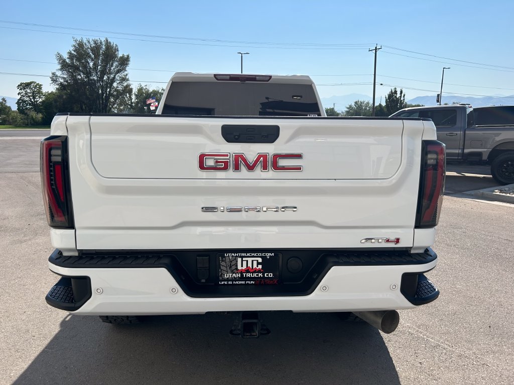 Used 2025 GMC Sierra 2500 AT4 AWD/4WD image 6