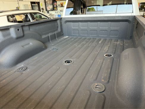 Used 2025 RAM 3500 Limited AWD/4WD image 28