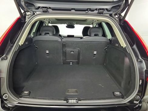 Used 2026 Volvo XC60 B5 Core AWD/4WD image 40