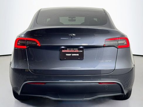Used 2022 Tesla Model Y Long Range image 6