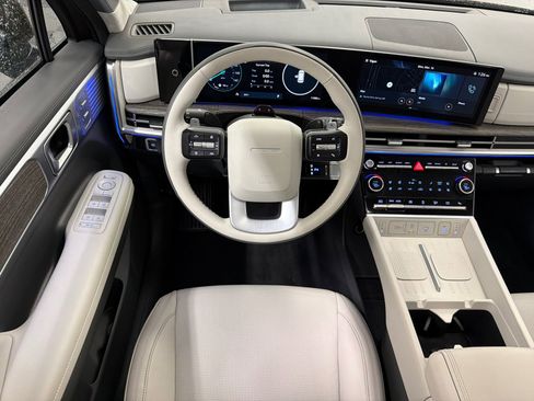 Used 2025 Hyundai Santa Fe Calligraphy image 21