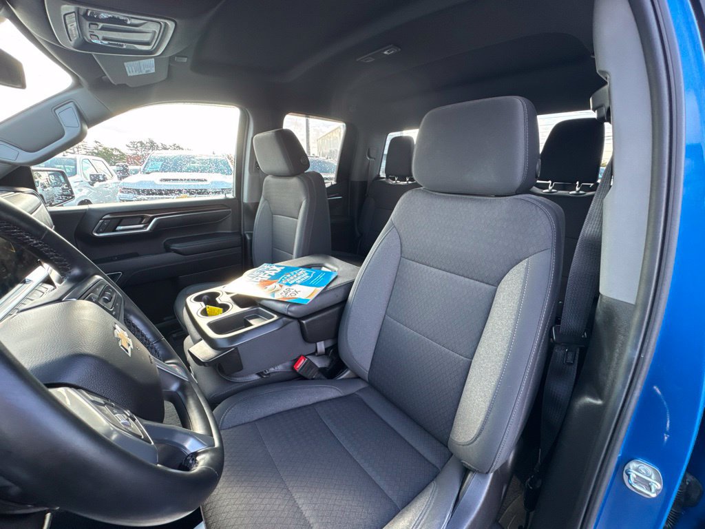 Used 2023 Chevrolet Silverado 1500 LT AWD/4WD image 17