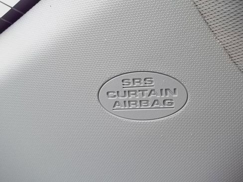 Used 2017 Toyota Corolla LE image 10