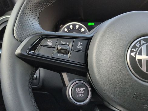 Used 2024 Alfa Romeo Giulia Ti w/ Performance Driving Package image 24