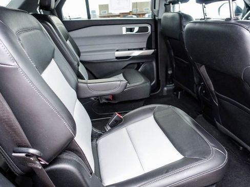 Used 2023 Ford Explorer XLT w/ Equipment Group 202A image 13