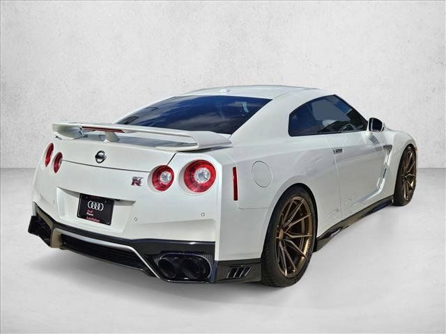 Used 2021 Nissan GT-R Premium AWD/4WD image 5