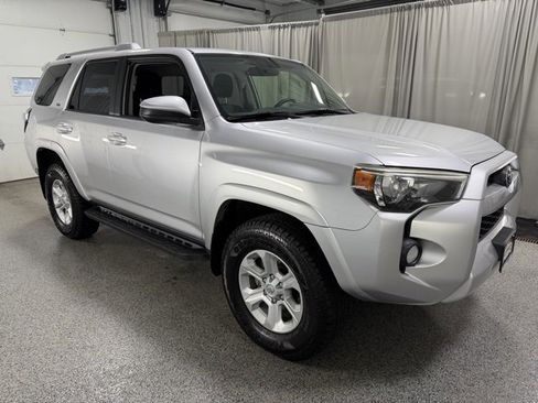 Used 2014 Toyota 4Runner SR5 image 3