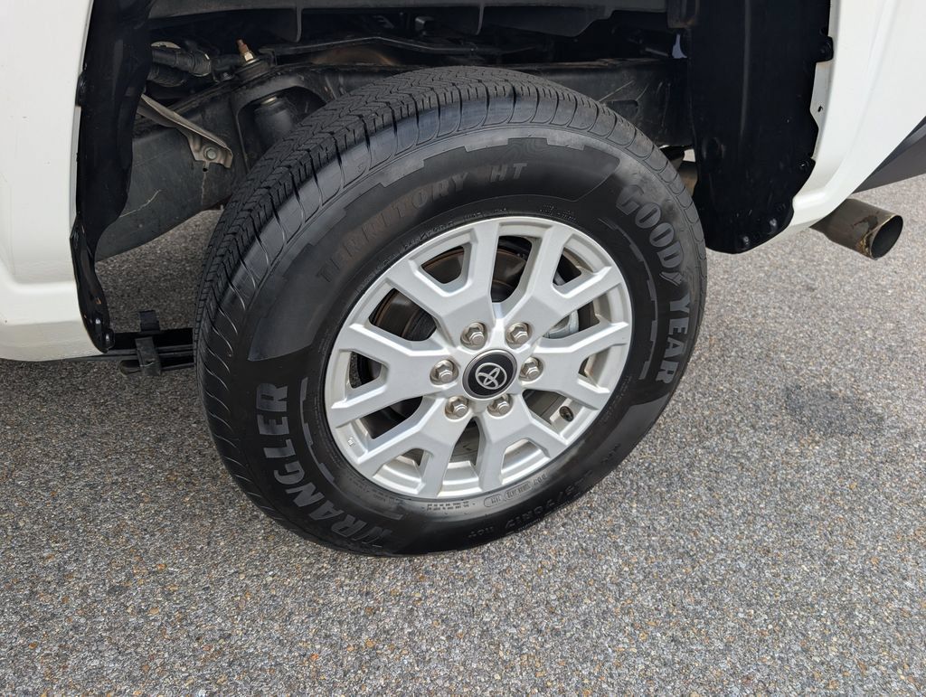 Used 2026 Toyota Tacoma SR AWD/4WD image 30
