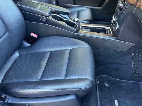 Used 2015 Mercedes-Benz GLK 350 2WD image 34