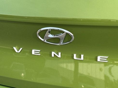 Certified 2024 Hyundai Venue SEL image 27