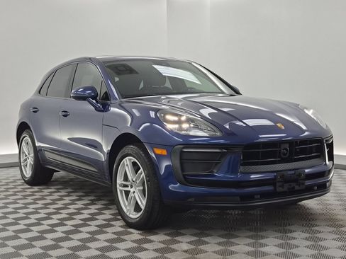 Used 2024 Porsche Macan w/ Premium Plus Package AWD/4WD image 7