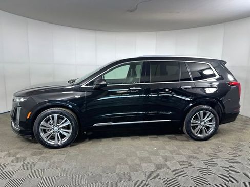 Used 2022 Cadillac XT6 Premium Luxury w/ Technology Package image 6