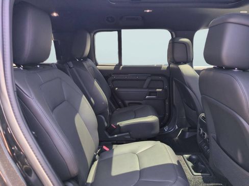 New 2026 Land Rover Defender 130 X-Dynamic SE AWD/4WD image 28