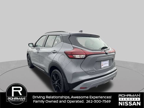 Used 2023 Nissan Kicks SR w/ SR Premium Package FWD image 6