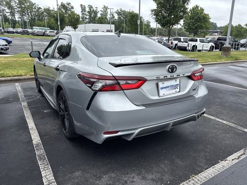 Used 2021 Toyota Camry SE FWD image 19