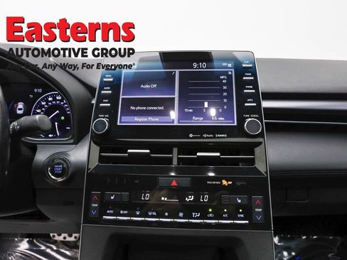 Used 2021 Toyota Avalon XSE FWD image 12