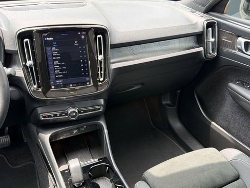 Used 2023 Volvo C40 P8 Recharge Ultimate AWD/4WD image 26