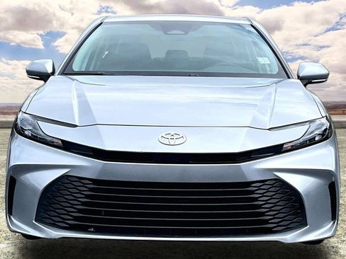 Used 2025 Toyota Camry LE FWD image 2